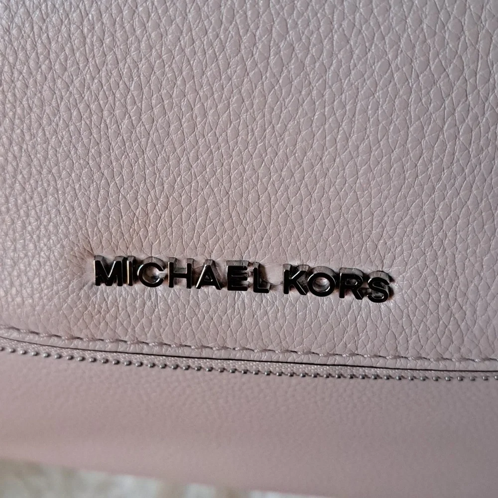 Michael Kors NWTs Bedford Crossbody NWTs